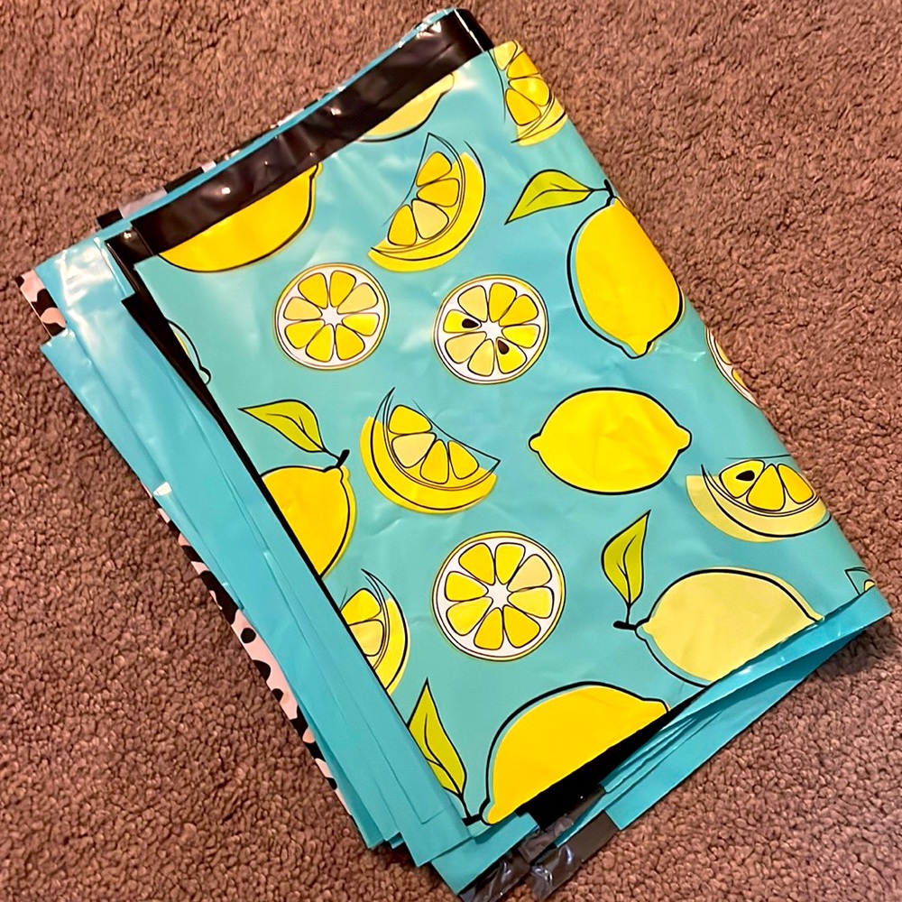 22 - 10x13” medium polymailers *hold for misty*